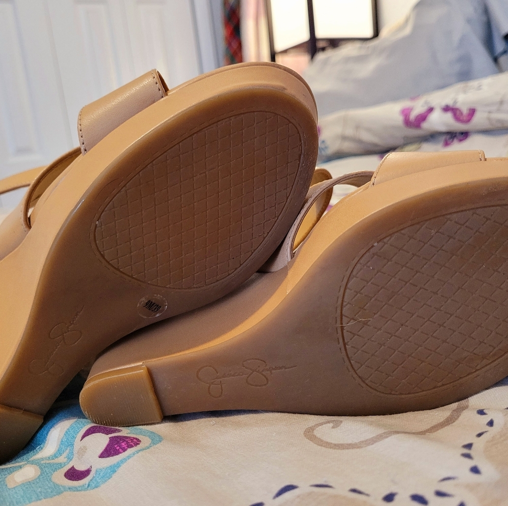 JESSICA SIMPSON tan wedges - Picture 2 of 5